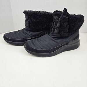 Nike Women’s Size 6 Kaishi Faux Fur Lined Sneaker Boots Missing One Shoe Lace
